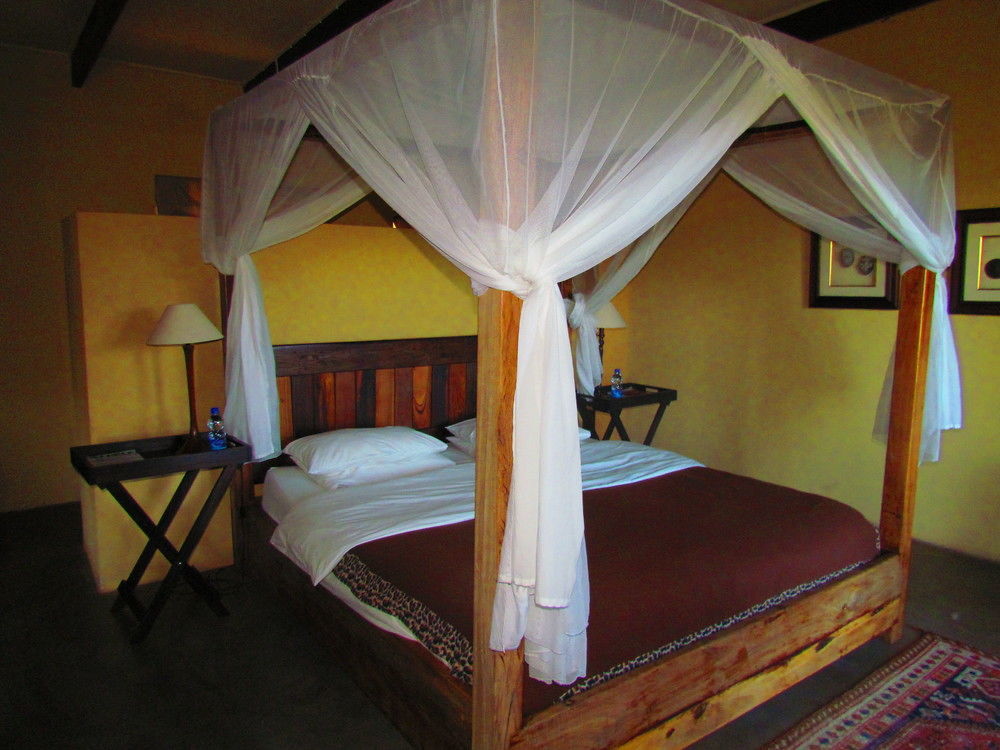 Plettenberg Bay Game Reserve: The Baroness Safari Lodge ภายนอก รูปภาพ